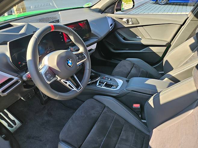 BMW 뉴 M135 xDrive. /권유정 기자