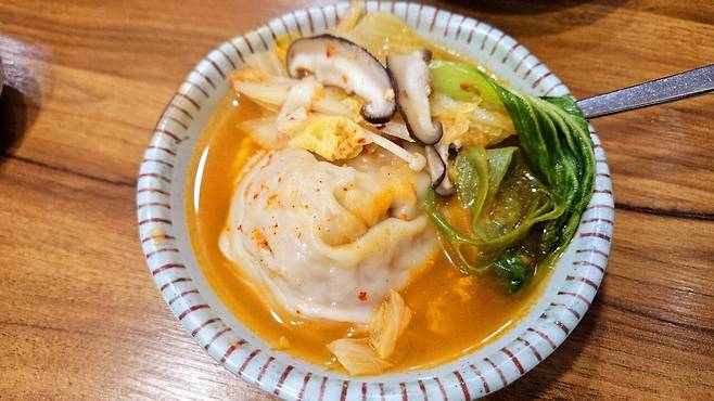 20250102_115023.jpg 시무식 끝나고 점심 만두전골