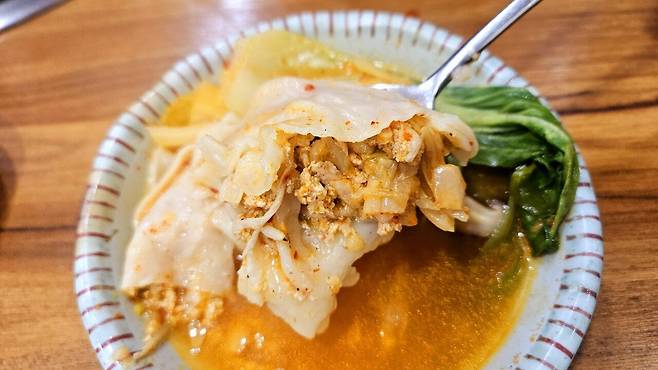 20250102_115140.jpg 시무식 끝나고 점심 만두전골