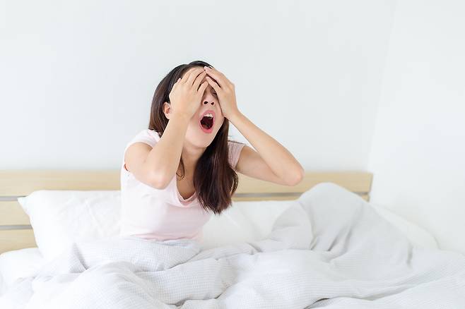 아침에 개운하게 일어나는 게 힘들다면 수면 시간을 점검해고 적정 수면 시간동안 수면해보자./사진=클립아트코리아