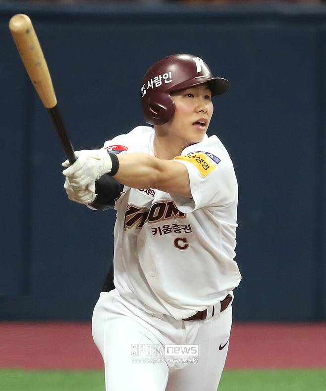 ▲ 포스팅을 통해 메이저리그 진출에 도전하는 김혜성이 과연 어떤 팀과 계약을 맺을지 관심을 모으고 있다. 김혜성은 이미 KBO 리그에서 검증이 완료된 선수로 리그 최고의 2루수라는 칭호가 아깝지 않은 선수다. ⓒ곽혜미 기자