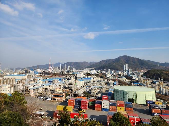 지난달 27일 전라남도 여수시에 위치한 여수국가산업단지 전경. 이영기 기자.