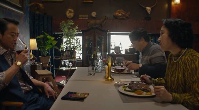 김국희는 스테이크 먹는 장면에 대해 "고고하게 먹기보다는 허겁지겁 집중해서 먹어야 했다"고 떠올렸다. 쿠팡플레이 제공