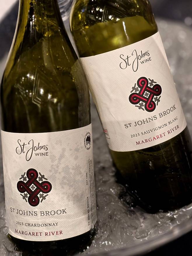 마가렛리버 산지&nbsp; St. Johns Brook 샤르도네와 소비뇽블랑. 최현태 기자