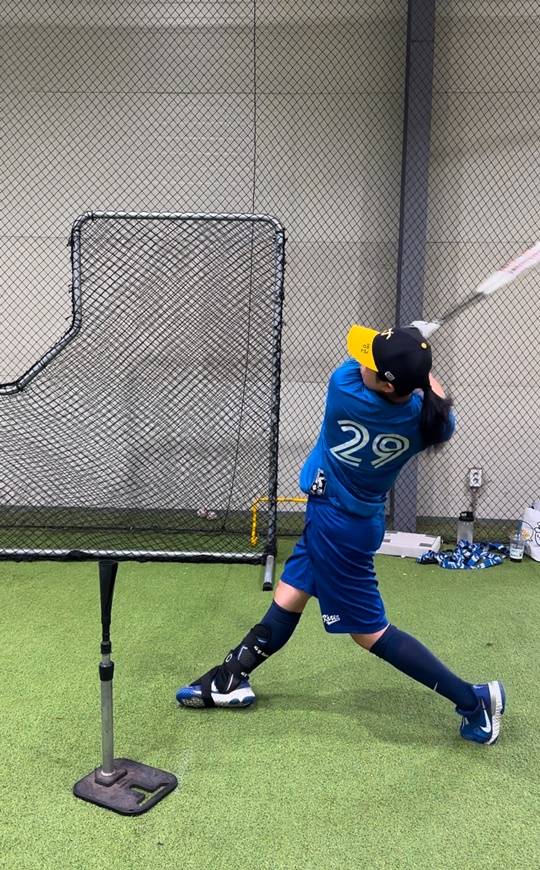 좌타자로 연승 중인 김라경. ⓒ김라경