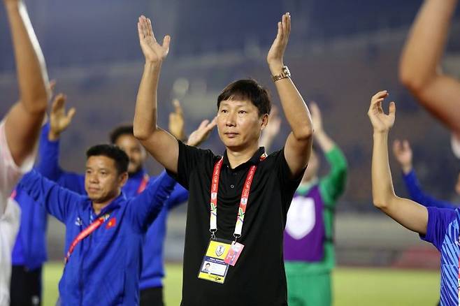 [서울=뉴시스] 베트남 축구대표팀의 김상식 감독. (사진=베트남축구협회 SNS 캡처) *재판매 및 DB 금지