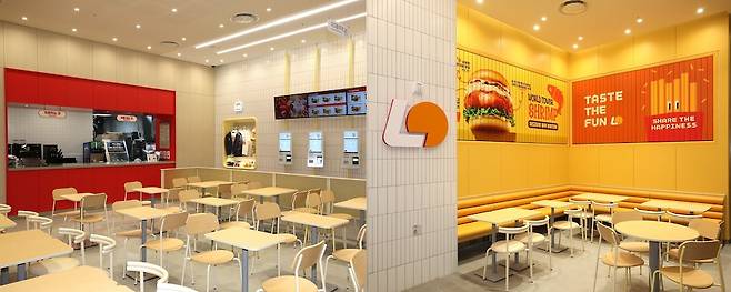 롯데GRSdml 상권별 특화 전략형 매장 '롯데월드몰점'. / 사진=롯데GRS