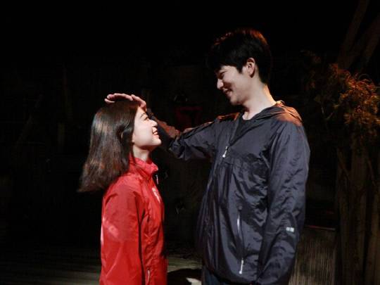 대전 아신아트컴퍼니가 오는 9일부터 다음 달 16일까지 대흥동 아신극장에서 연극 '흉터'를 공연하는 가운데 공연 스틸컷 모습. 아신아트컴퍼니 제공