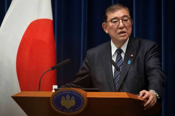 이시바 시게루 일본 총리가 지난해 12월 24일 회견을 하고 있다. 로이터=연합뉴스