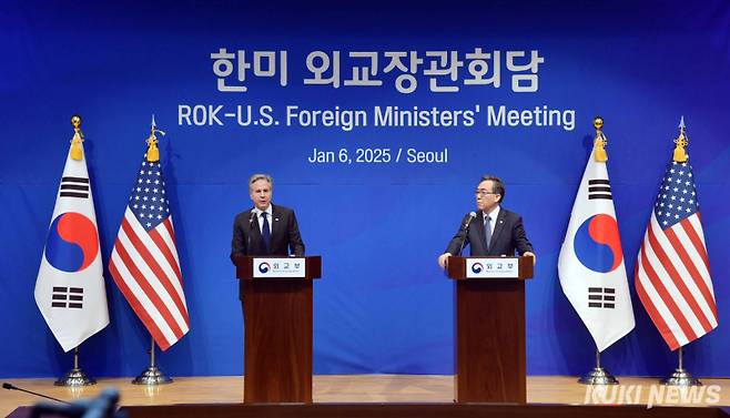 블링컨 미국 국무장관이 6일 서울 종로구 정부서울청사 외교부에서 한·미 외교장관 회담을 마치고 합동 기자회견을 하고 있다.&nbsp;