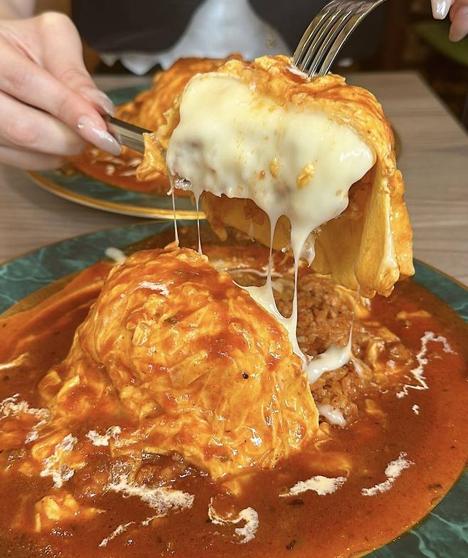 2.jpg 정말 먹음직스러운 오카자키역 오므라이스.mp4