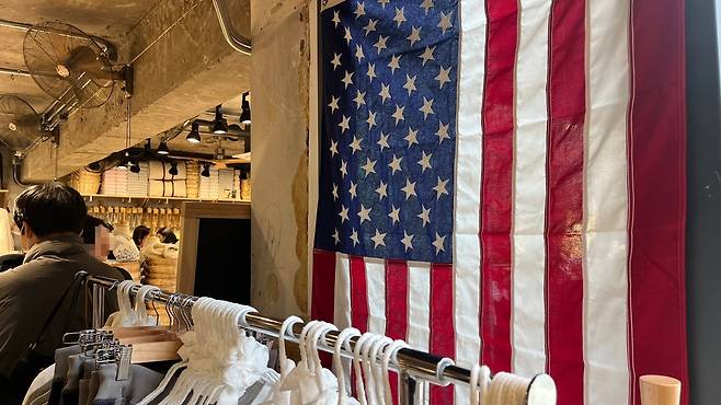 Brandy Melville's first store in Seongsu-dong, Seoul on Monday. (Song Seung-hyun/The Korea Herald)