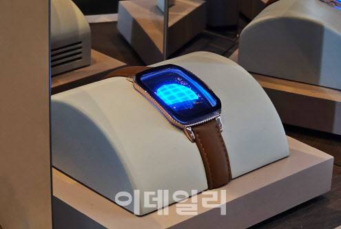 워치용 마이크로 LED (사진=삼성디스플레이)