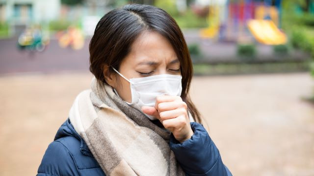반복되는 기침은 목을 자극하고 전염의 위험이 있어 관리와 예방이 필요하다 | 출처: 클립아트코리아