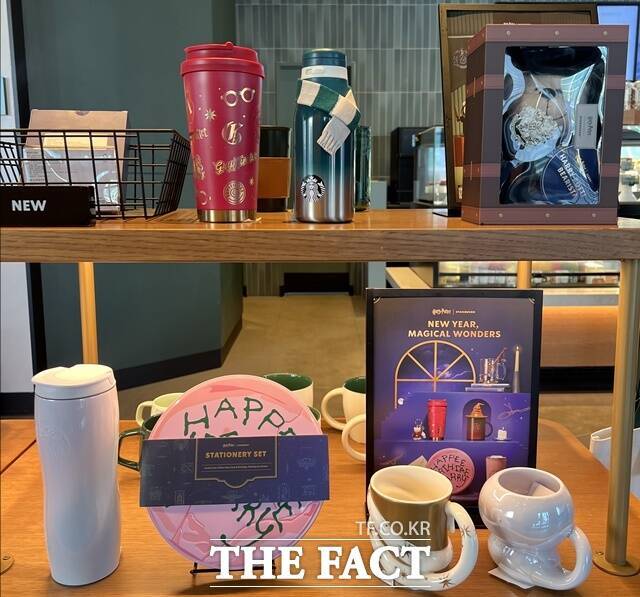 스타벅스가 영화 '해리포터'와 손을 잡고 다양한 MD를 내놓은 가운데 물품이 빠르게 품절됐다. 한 소비자는 기대를 부풀고 매장을 방문했지만 모든 물품이 품절이라 발길을 돌려야만 했다. /독자 제공