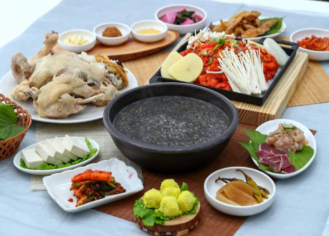 땅끝마을 전남 해남의 맛을 제대로 즐기고 싶은 여행객들을 위해 전남 해남군이 ‘해남맛집’ 총 9개소를 지정했다. 닭코스요리 자료사진. 사진은 특정업소와 관련 없음. 해남군