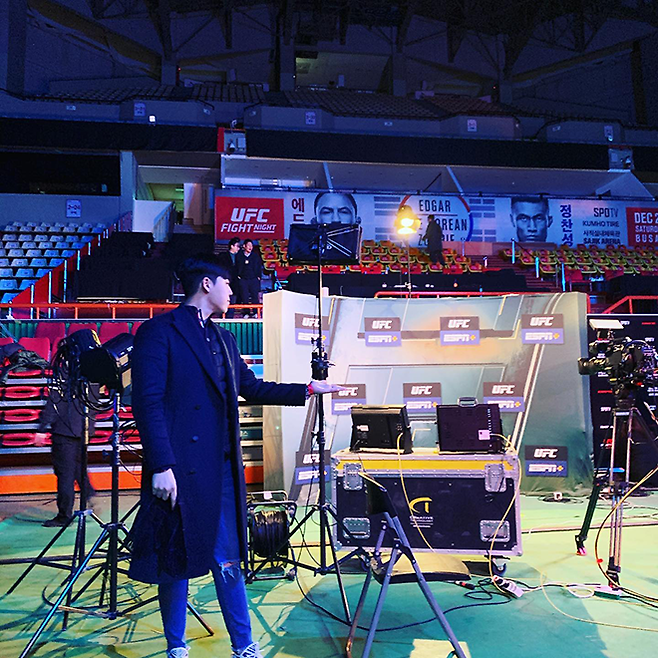 2019년 12월 UFC 부산광역시 사직체육관 대회 현장에서 홍석현 아나운서. 사진=본인 제공