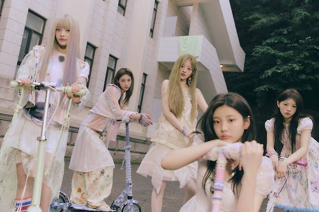 Girl group ILLIT [BELIFT LAB]