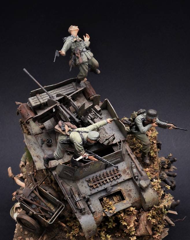 ‘THE BURIAL’   1/35 scale, built in 2011