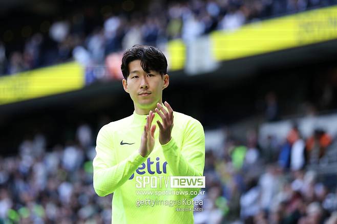 ▲ 2023년 당시 손흥민은 스포츠 탈장 고통을 왜 알리지 않았냐는 질문에 "토트넘이 힘든 시기에 전력에서 이탈해 실망을 안겨 주고 싶지 않았다"고 했다. 팀을 향한 손흥민의 애정과 책임감이 묻어나는 인터뷰로 각광받았는데 2년이 흘러 지금은 몸상태 이상을 우려하는 약점으로 비춰지고 있다.