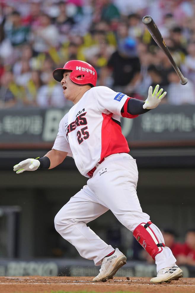 KIA 이우성이 광주-기아 챔피언스 필드에서 열린 2024 KBO리그 SSG전에서 안타를 치고 있다. 사진 | KIA 타이거즈