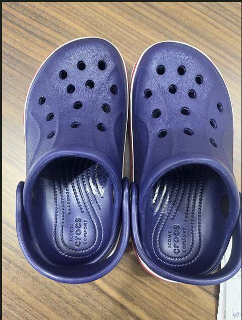 적발된 해외유명 슬리퍼 위조상품. /특허청