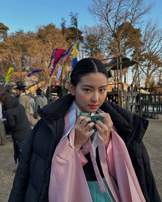 인스타그램 @yully_x