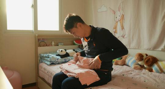 대전 씨네인디U는 오는 18일 오후 4시 이주아 감독의 장편 다큐멘터리 영화 '면접교섭' GV를 진행하는 가운데 영화 공식 스틸컷. 씨네인디U 제공