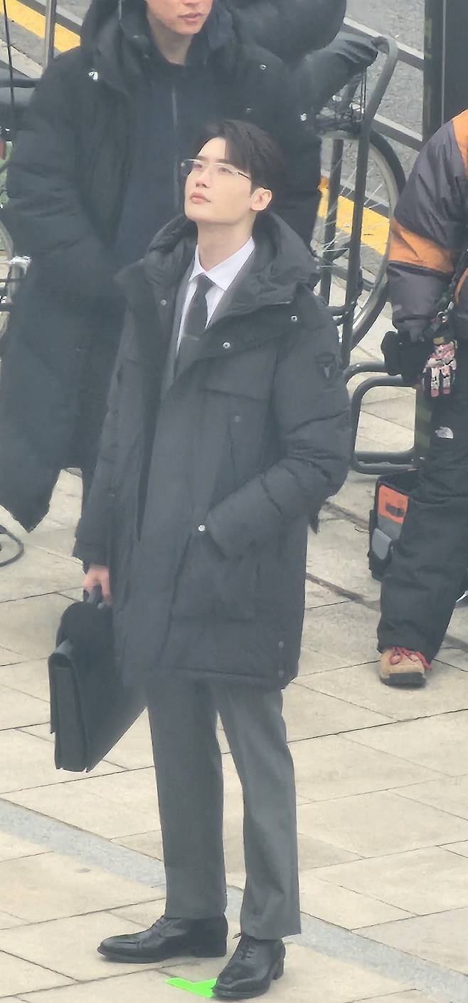 빅마우스 이후 복귀작 드라마 찍는 이종석 찍찍.jpg