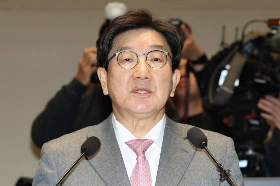 권성동 국민의힘 원내대표가 13일 오후 서울 여의도 국회에서 열린 의원총회에서 발언하고 있다. 뉴스1