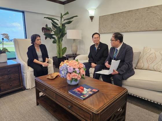 로르데스 A. 레온 구어레로 괌 주지사, 나주대학 정창덕 총장, 소이바 김상용 회장