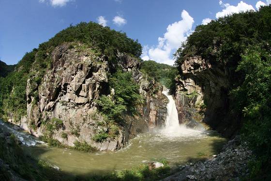 Jiktang Waterfall in Cheorwon County, Gangwon [CHEORWON COUNTY]