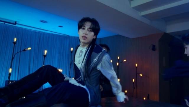 원어스 'IKUK' 뮤직비디오 / 알비더블유