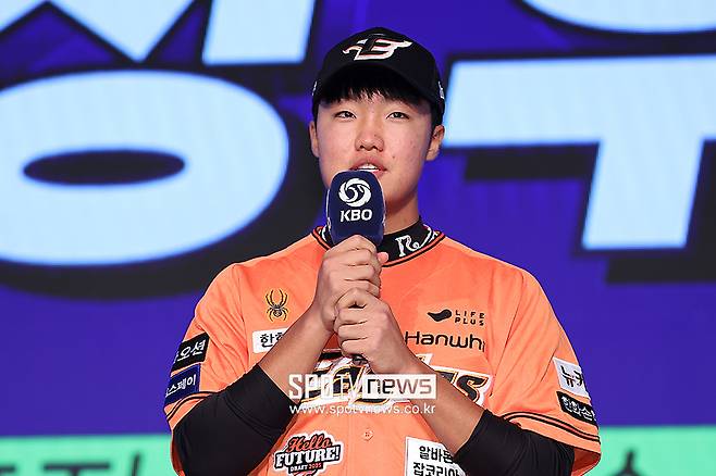 ▲ 고교 재학 시절 이미 시속 156km의 빠른 공을 던졌던 정우주는 차세대 160km 기대주로 뽑힌다. ⓒ곽혜미 기자