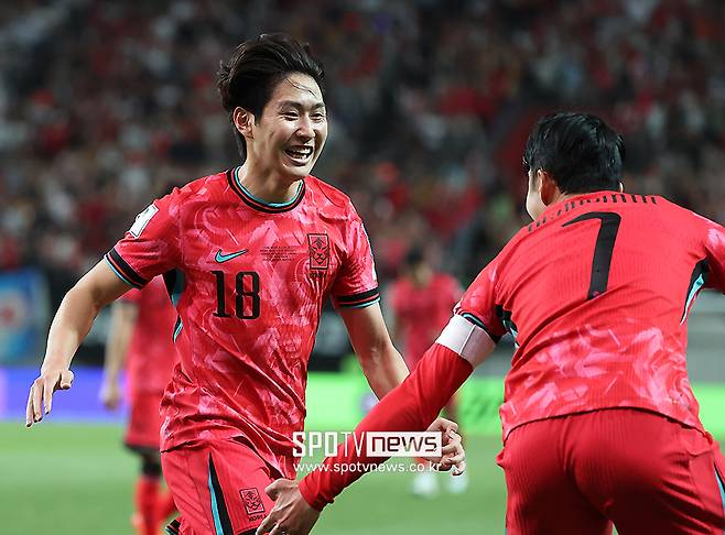 ▲ 맨체스터 유나이티드, 뉴캐슬 유나이티드 등 다른 프리미어리그 팀도 이강인을 지켜보고 있다. 하지만 한국 팬들에게 토트넘 영입설은 손흥민과 클럽에서도 재회한다는데 큰 의미를 준다. ⓒ곽혜미 기자