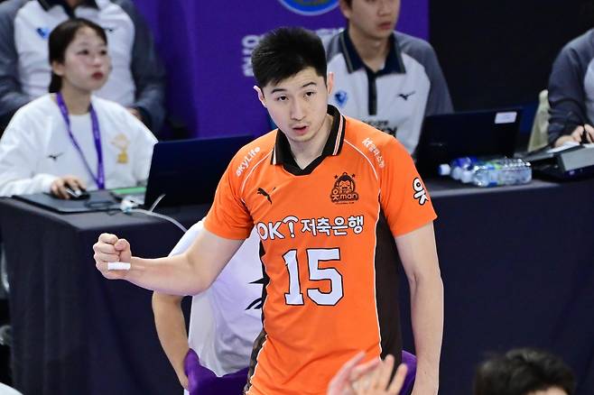 OK저축은행의 아시아 쿼터 선수 장빙롱 [한국배구연맹 제공. 재판매 및 DB 금지]