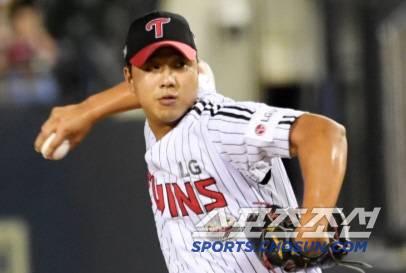 17일 잠실구장에서 열린 LG 트윈스와 KIA 타이거즈의 경기. LG 정우영이 역투하고 있다. 잠실=박재만 기자 pjm@sportschosun.com/2024.08.17/