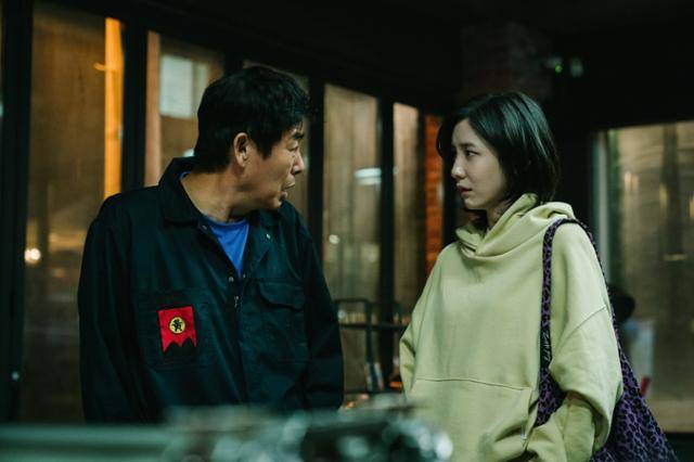 박지현이 '동화지만 청불입니다'에서 성동일과의 케미스트리를 뽐냈다. '동화지만 청불입니다' 스틸컷