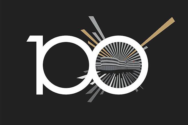 라이카 카메라 100주년 기념 로고 / 출처=라이카카메라코리아