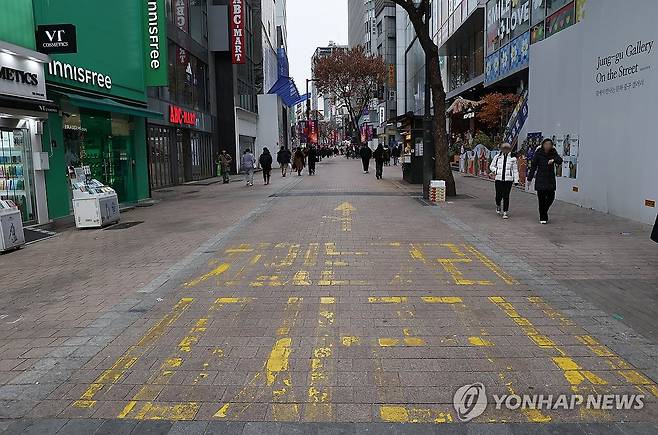 연말 썰렁한 거리 [연합뉴스 자료사진]