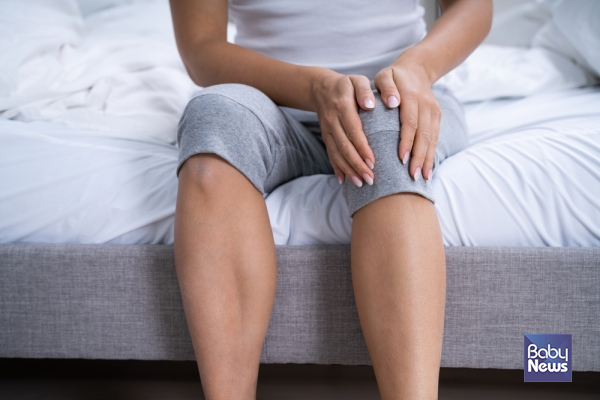 냉찜질은 보통 관절 부위를 삐끗한다거나 근육을 과도하게 사용해서 열이 나고 붓는 경우에 해야 한다. ⓒ베이비뉴스