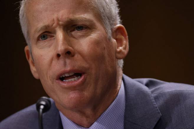 크리스 라이트 에너지부 장관 지명자가 15일(현지시간) 인사청문회에 출석해 답변하고 있다.(사진=AFP)