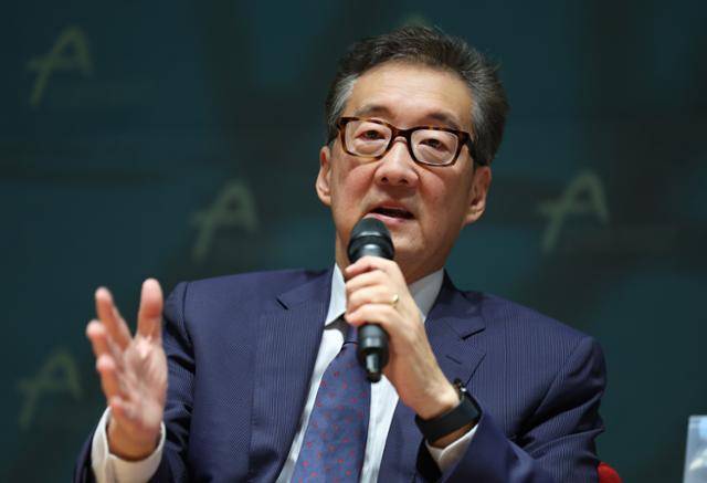 지난해 10월 17일 서울 종로구 아산정책연구원에서 열린 외교·안보 포럼에 참석해 발언 중인 빅터 차 미국 전략국제문제연구소(CSIS) 한국석좌. 연합뉴스