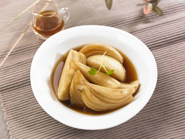 양파로 만든 장아찌.