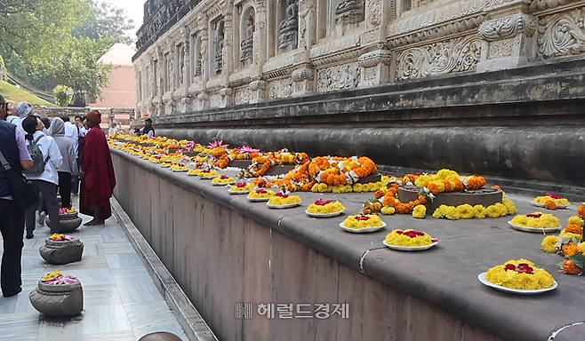 부처의 세번째 7일 경행처