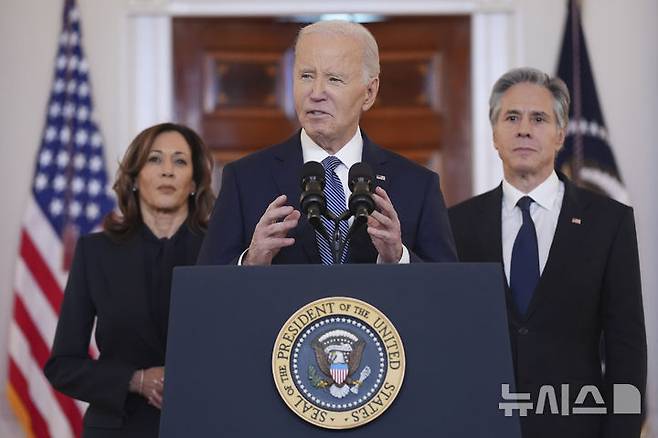 [워싱턴=AP/뉴시스]조 바이든 미국 대통령이 15일(현지 시간) 워싱턴 백악관에서 이스라엘과 하마스간 휴전 협상 타결 소식을 발표하고 있다. 2025.01.16.