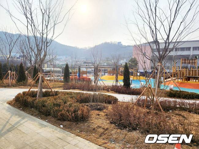 [OSEN=이상학 기자] 대전 새 야구장 주변에는 산책로와 어린이 놀이터 등 공원으로 조성되고 있다. /waw@osen.co.kr