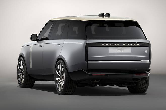 올 뉴 레인지로버 SV 비스포크 모닝 캄 에디션