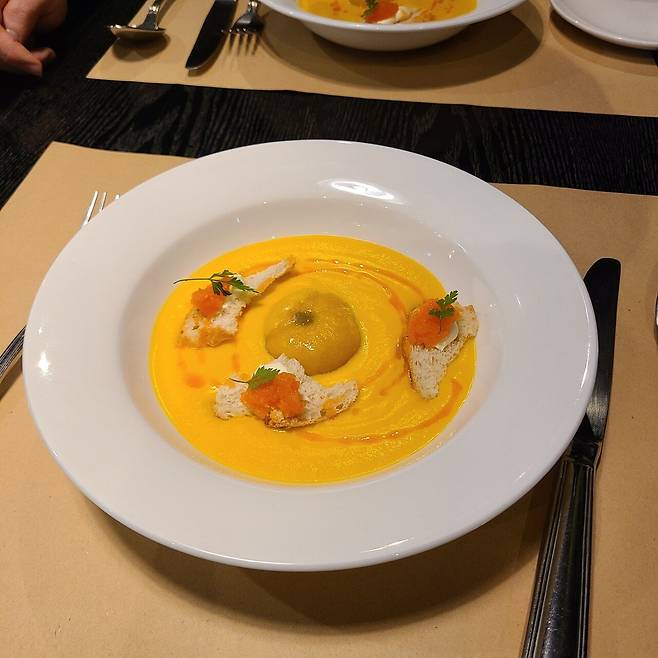 1735043955530-12.jpg 작년 크리스마스 음식