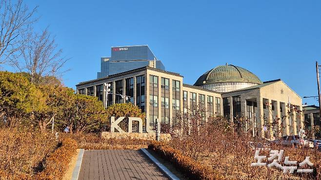 대구시 북구 산격동 경북대 캠퍼스 보이는 건물은 본관이다. 이재기 기자